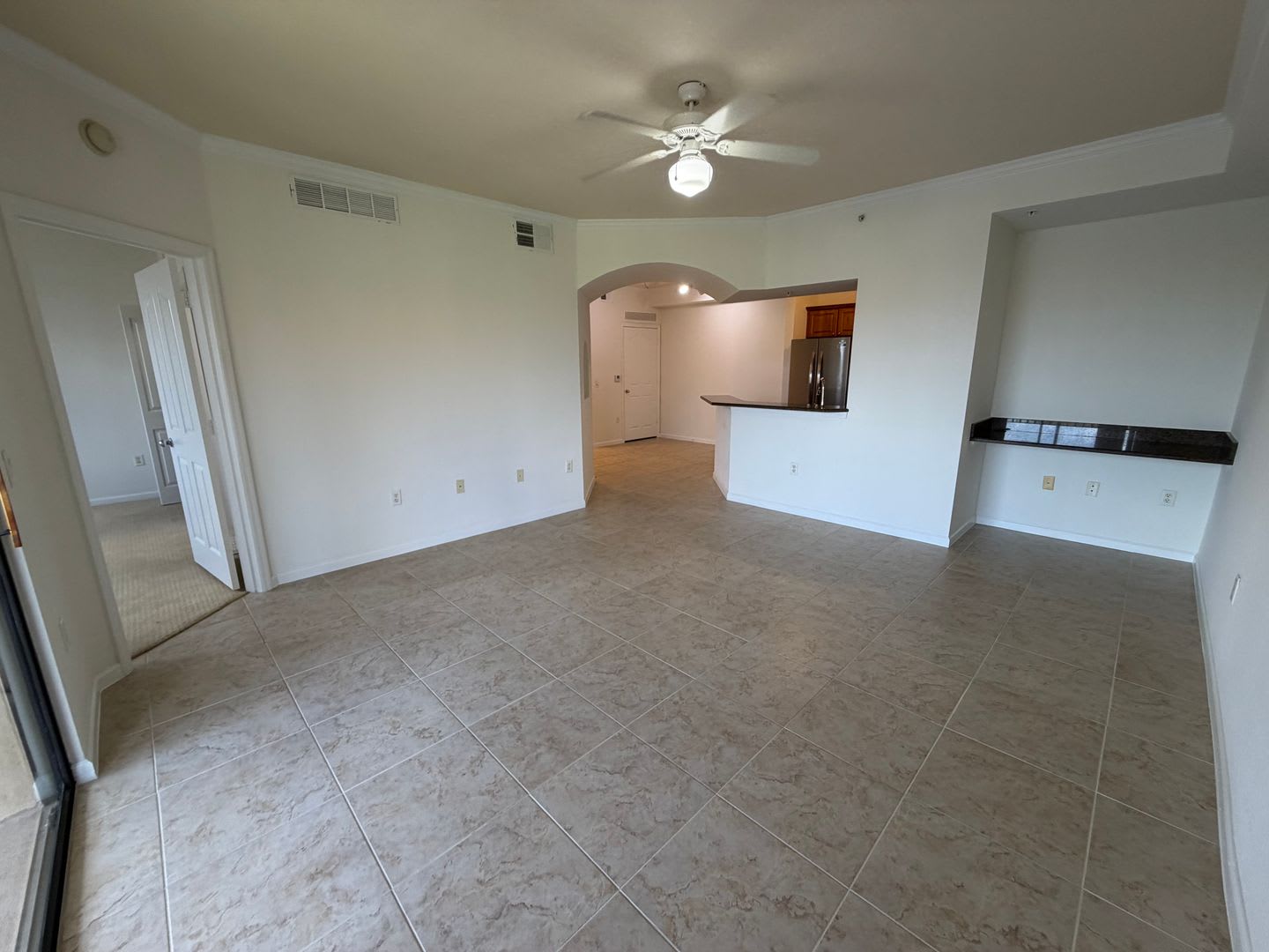 Annual Rental Positano Place Unfurnished 1 Bed 1 Bath With Lake View And New Appliances – photo 2