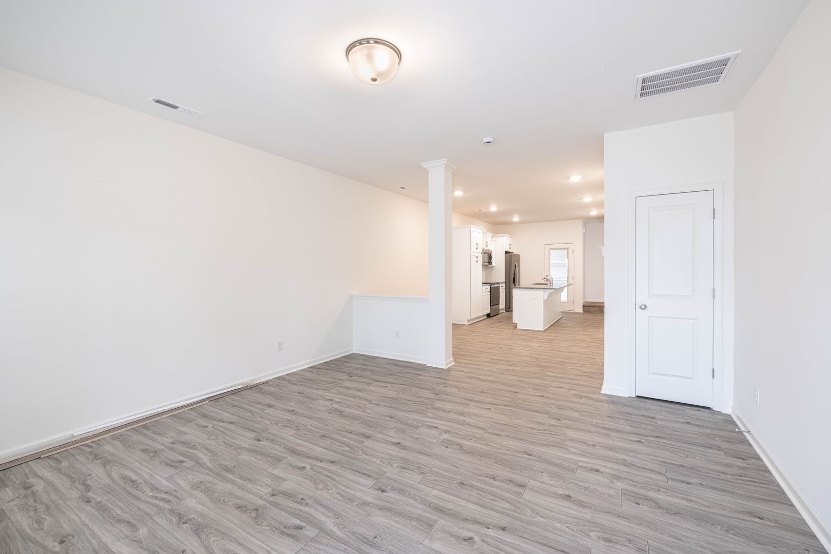 2 Bedroom Townhome Main Street Pineville – photo 4