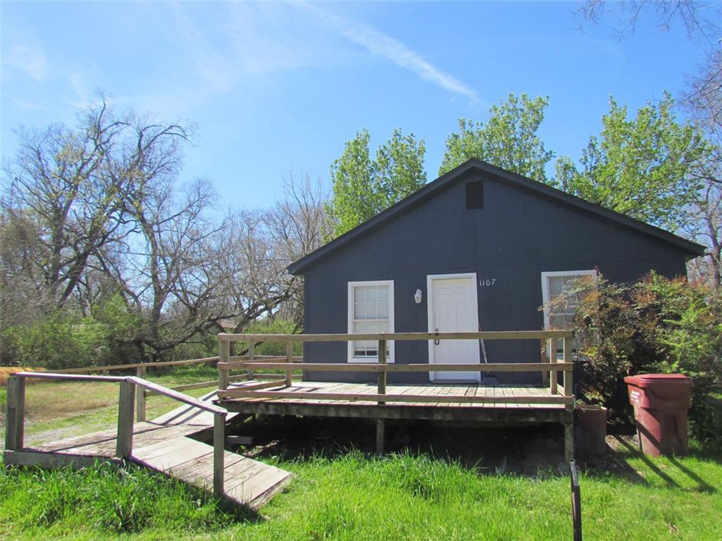 Charming 3-Bedroom Home in Bonham, TX – photo 2
