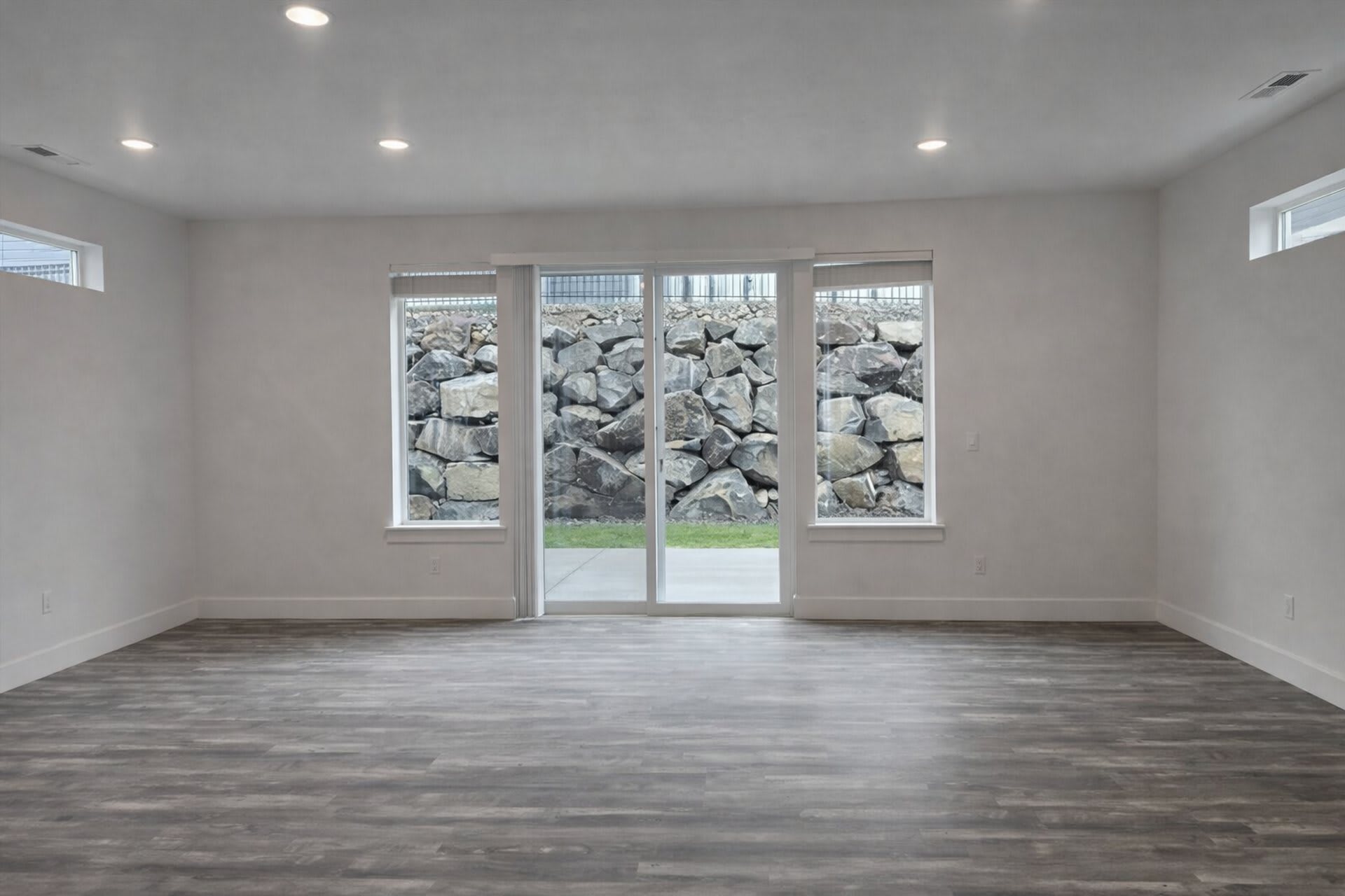The Townes At Mill End 1 Month Free When You Sign A 15 Mo Lease Brand New Townhome In The Desirable Southridge Area – photo 2