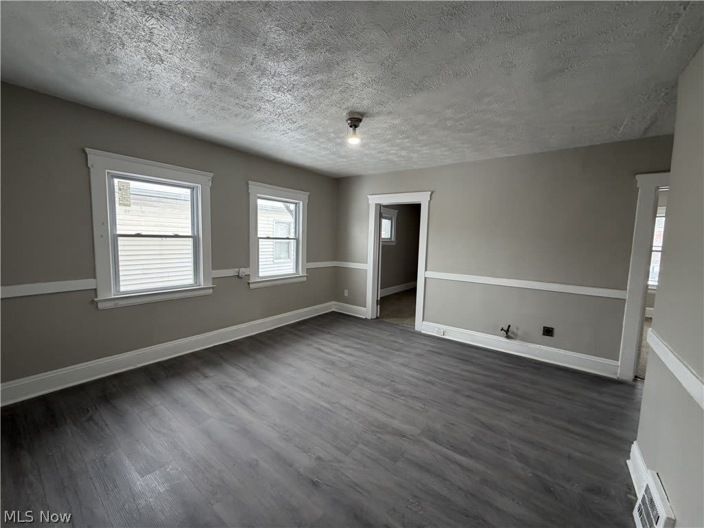15340 Yorick Avenue – photo 2