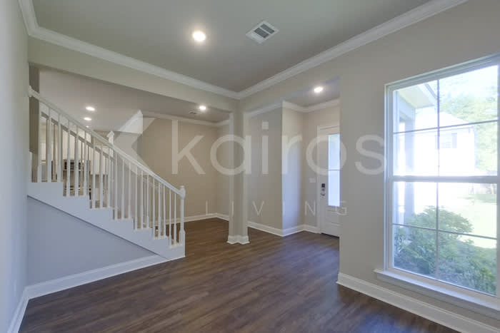6405 Roux Drive – photo 2