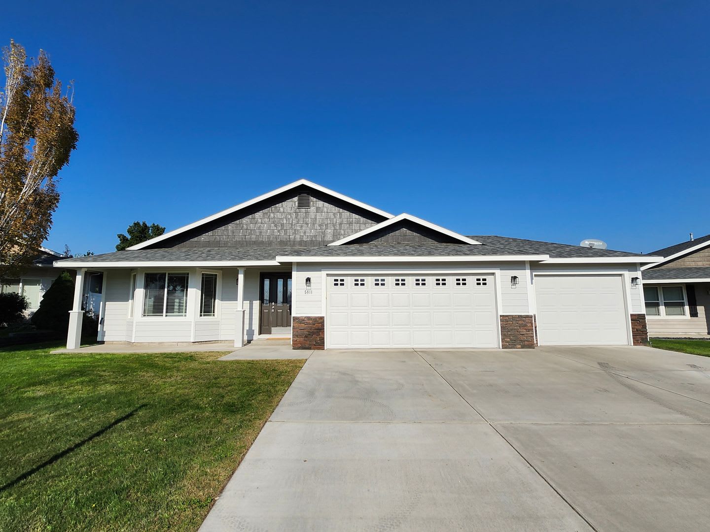 Spacious 3 bedroom/2 bath on Cul-de-Sac, 3 Car Garage! – photo 2