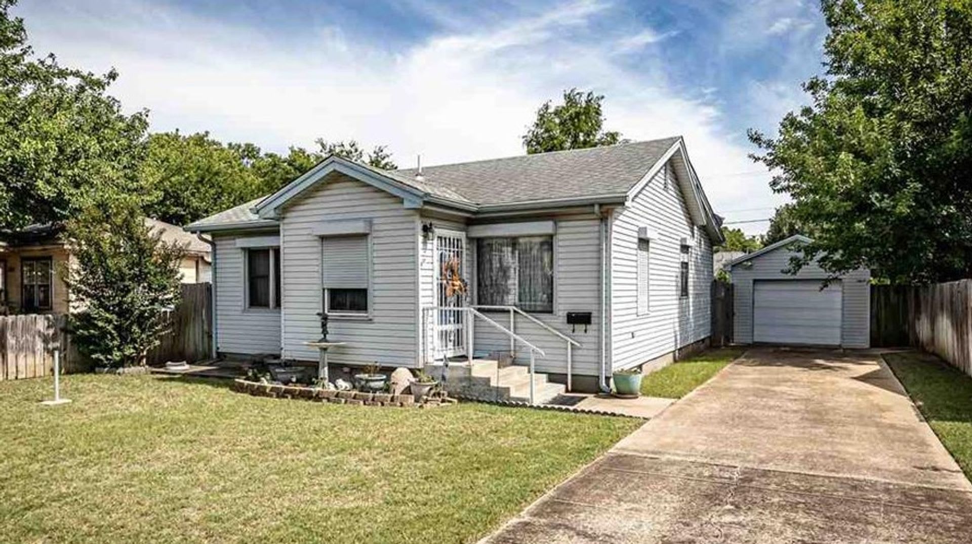 1212 NW Lincoln – photo 1