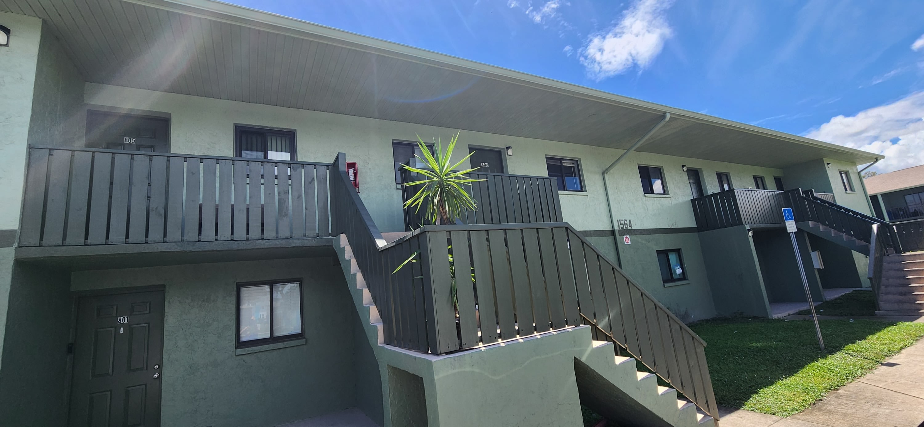 1564 University LaneAPT 806 – photo 1