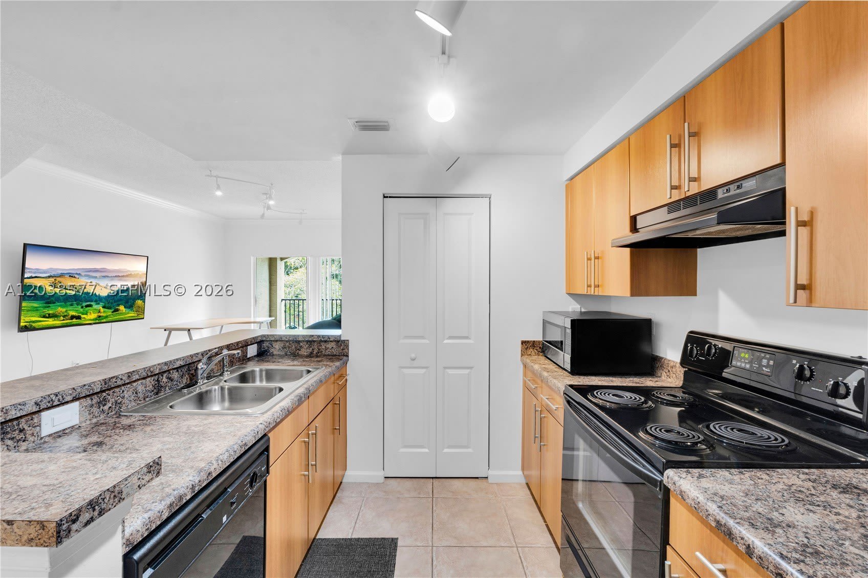 5880 W Sample Rd – photo 4