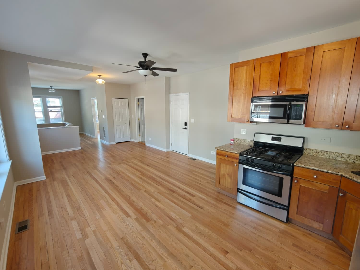 4954 N Ridgeway Ave – photo 2
