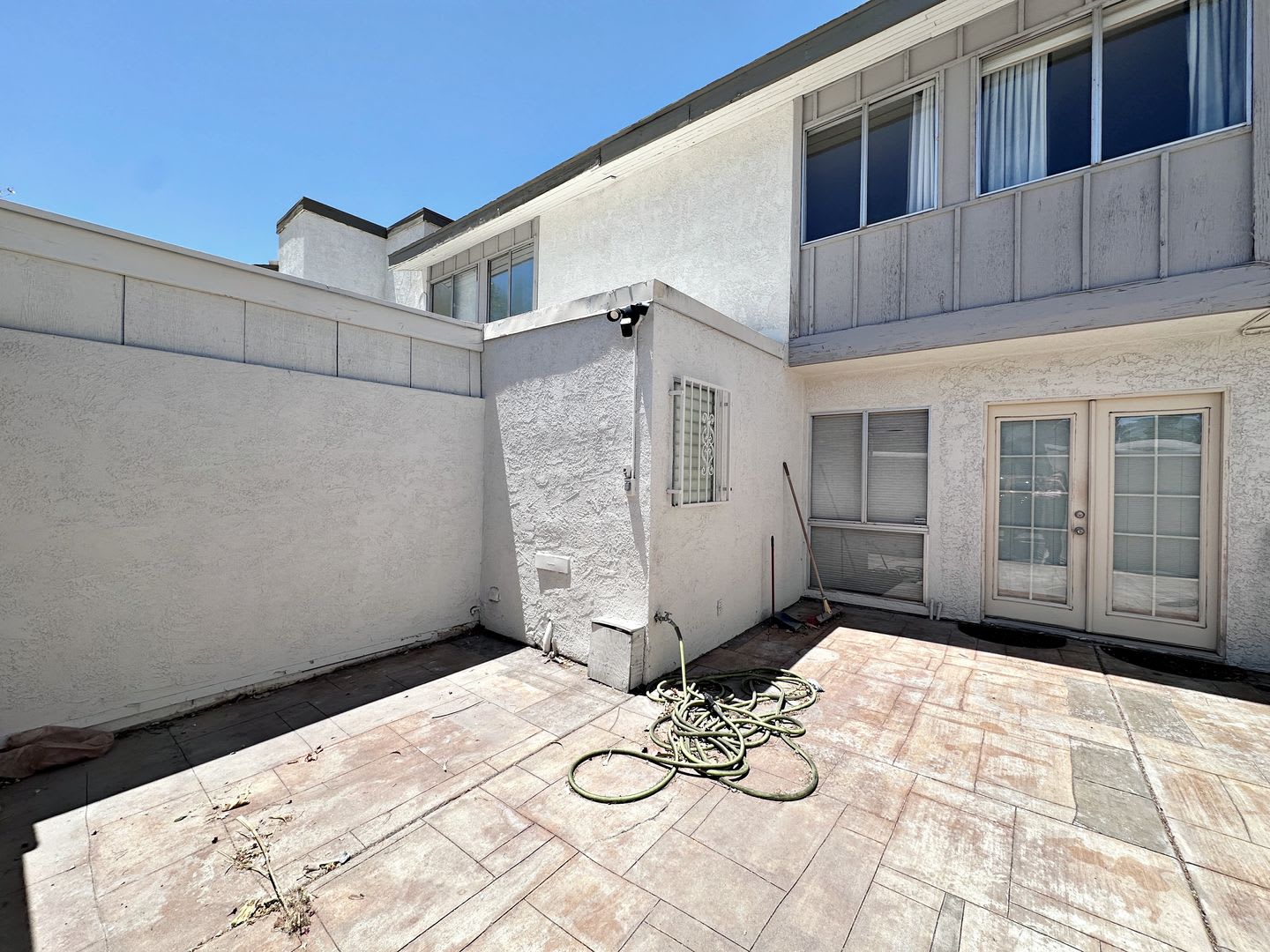3 BEDROOM 2.5 BATH TOWNHOME – photo 2