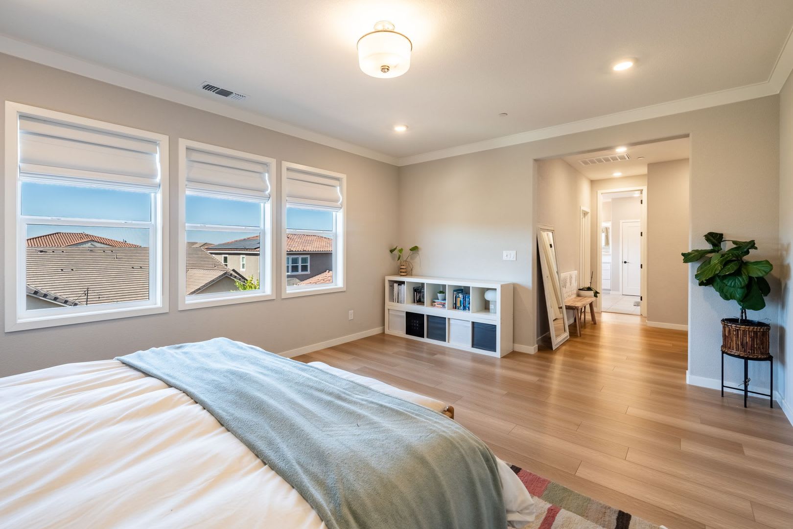 Beautifully Updated 5 Bedroom Home With 3 Car Garage In Folsom Ranch – photo 4