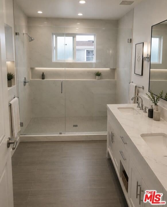1118 S Holt Ave – photo 3