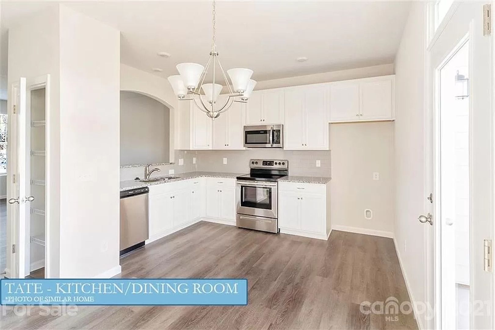 Room for Rent in 3 Bedroom Townhome at 1029 Beatty Woods Ln – photo 4