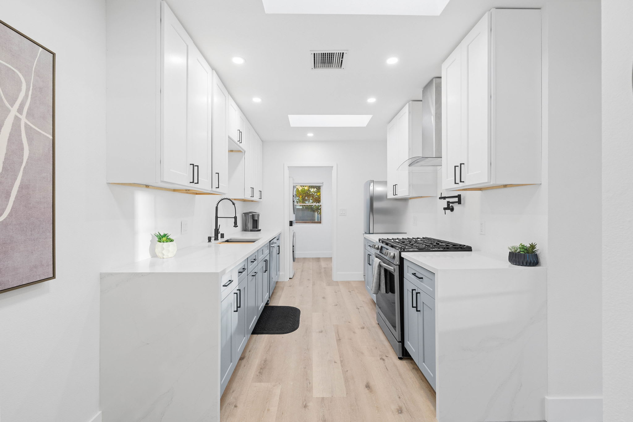 3460 Armstrong St – photo 4