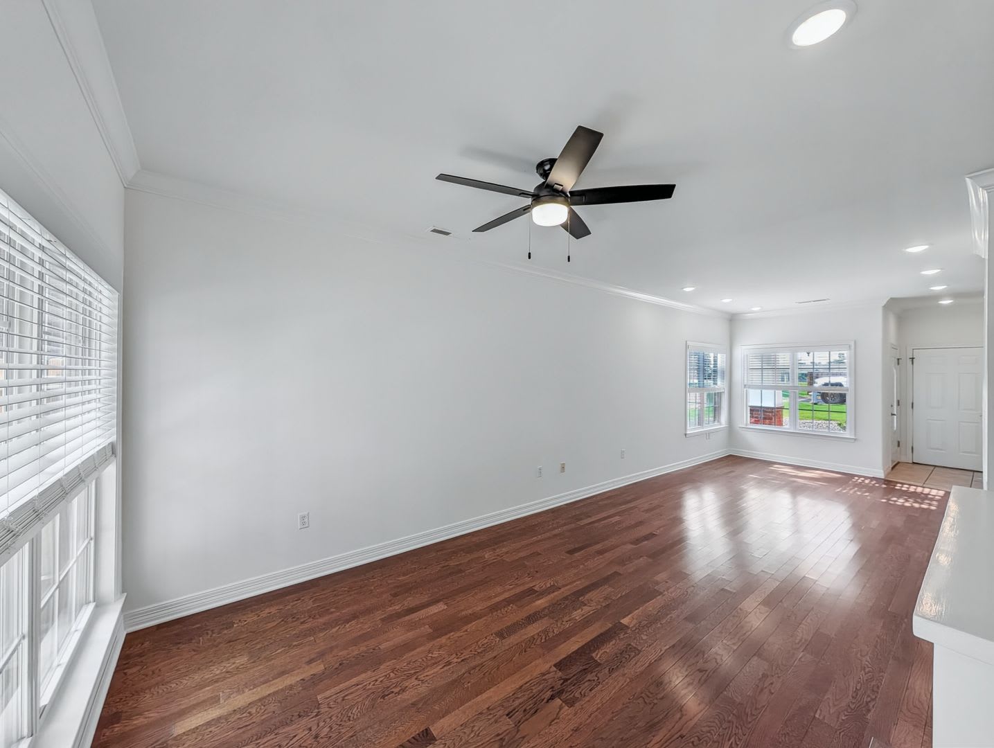 This Just-Updated 3-Bedroom, 2-Bathroom Townhouse Is Everything You’ve Been Looking For! – photo 5