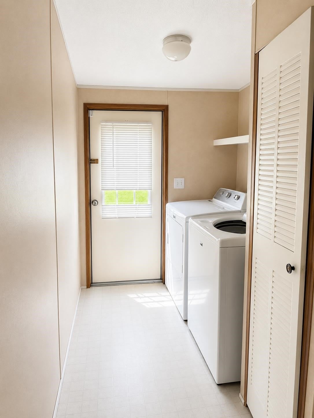 1719 WESTERN AVE – photo 4
