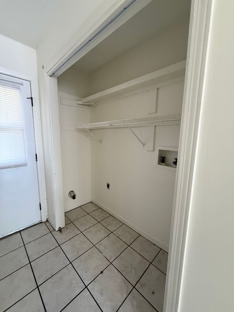 New Listing! – photo 4