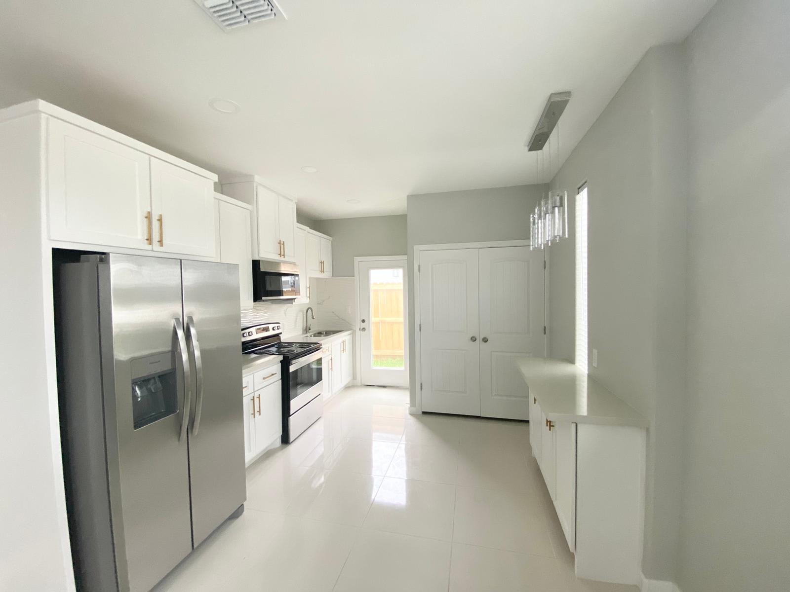 201 W St Helena Ave – photo 1