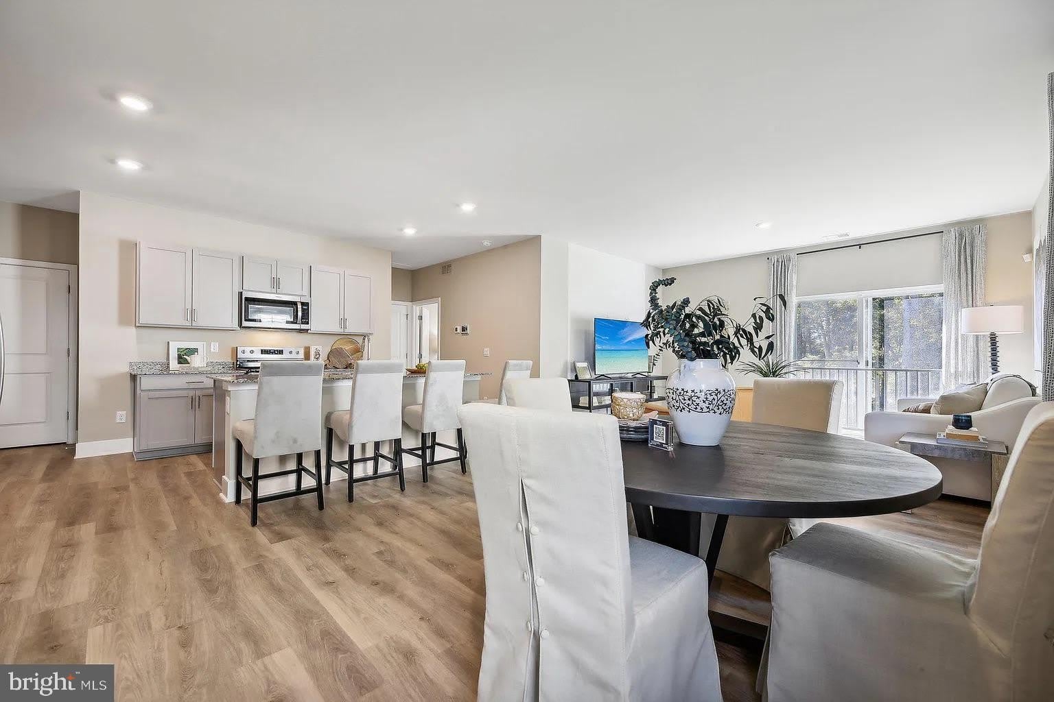 111 CHARING CROSS Drive – photo 4