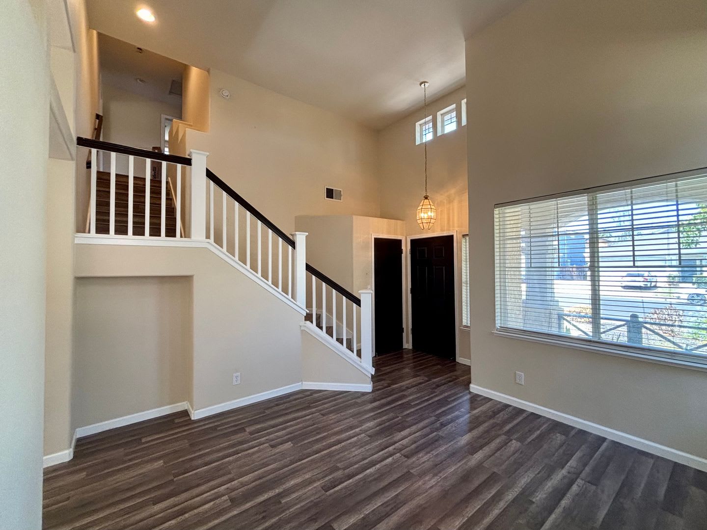 Charming 3 Bedroom 2 5 Bath Home – photo 2
