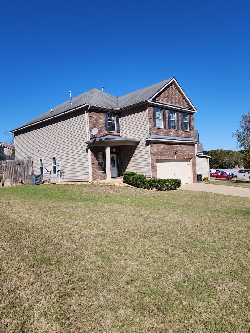 BEAUTIFUL 5 BEDROOM 3 BATHROOM HOUSE FOR RENT – photo 2