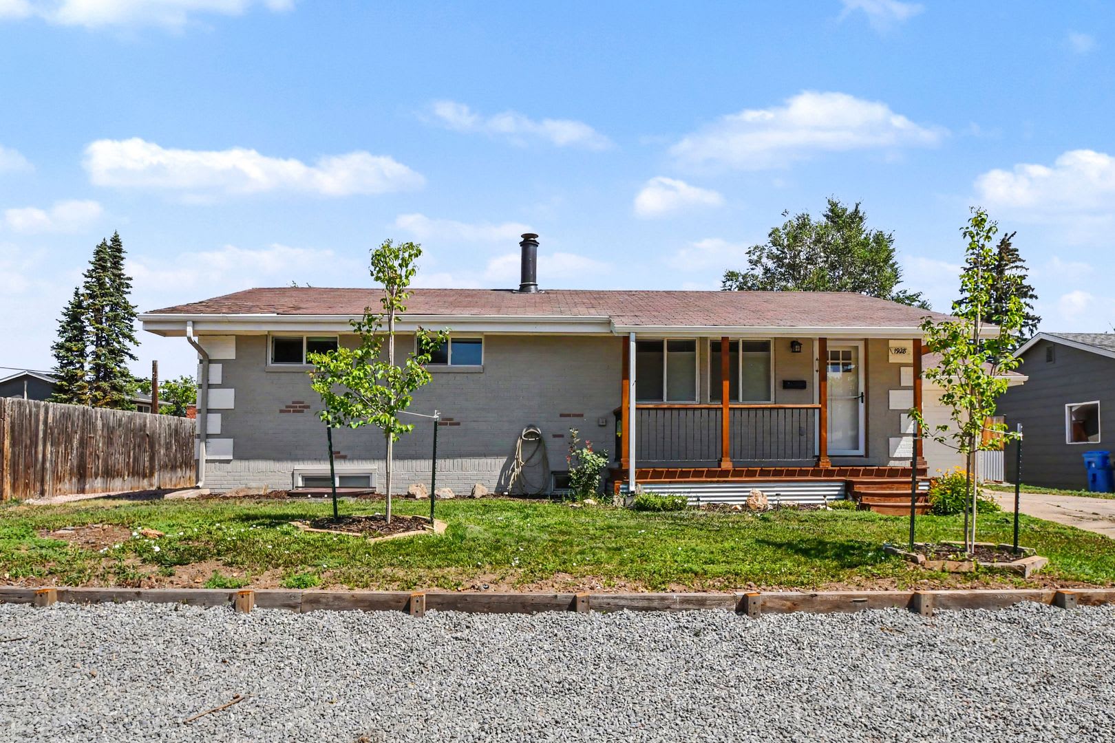 Updated 5 Bed House w/ Central AC & Fenced Backyard – photo 1