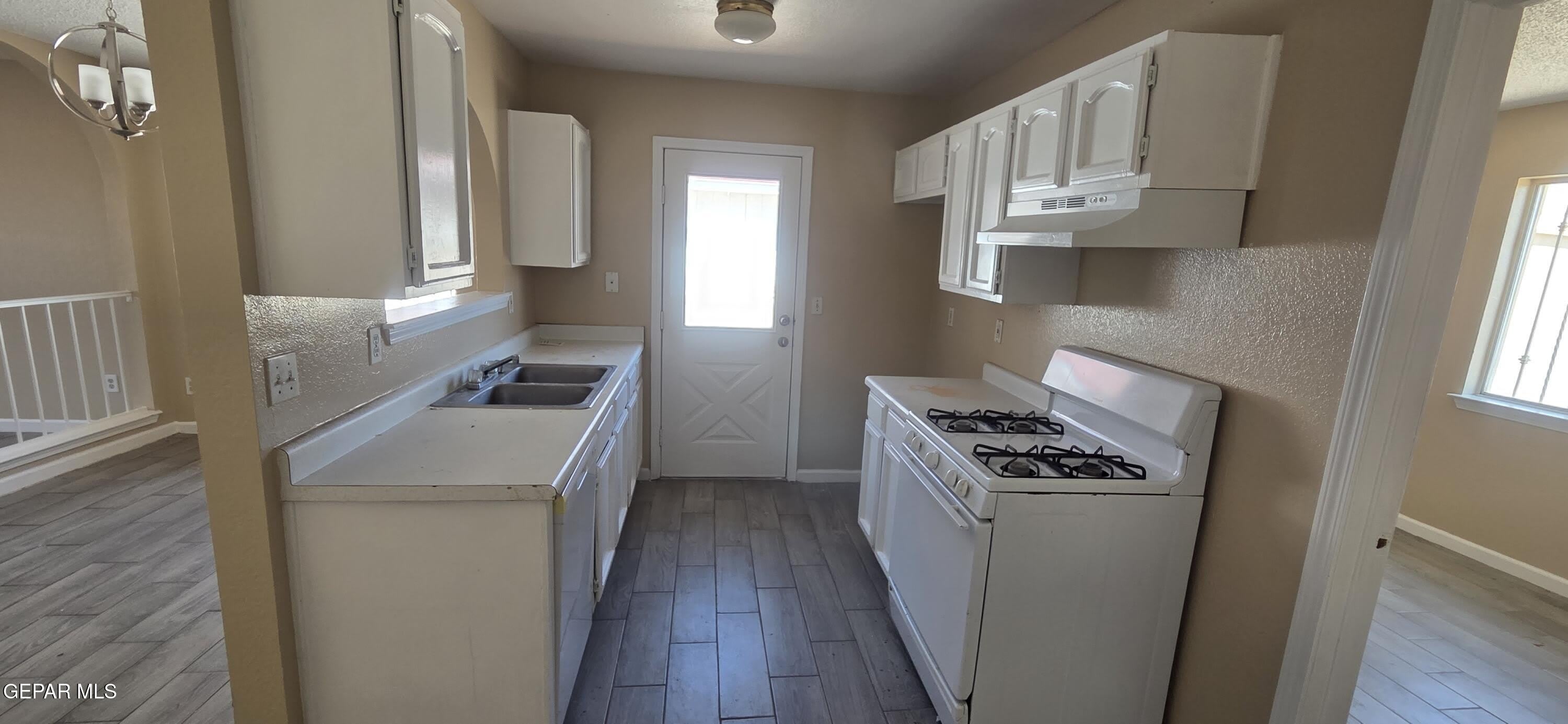 11559 TONY PONCE Drive – photo 3