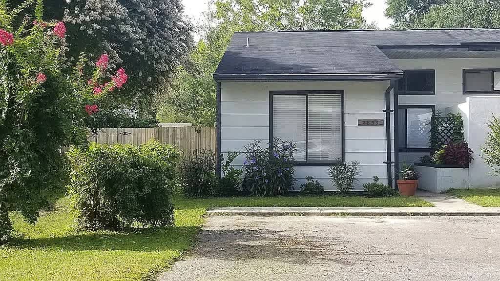 2839 Southwest 39 Avenue – photo 2