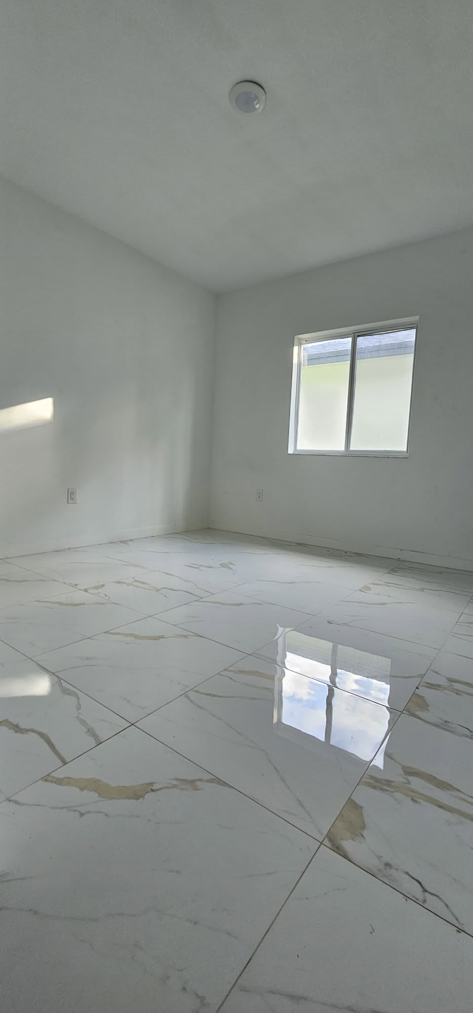 1458 Northeast 147th Street – photo 4