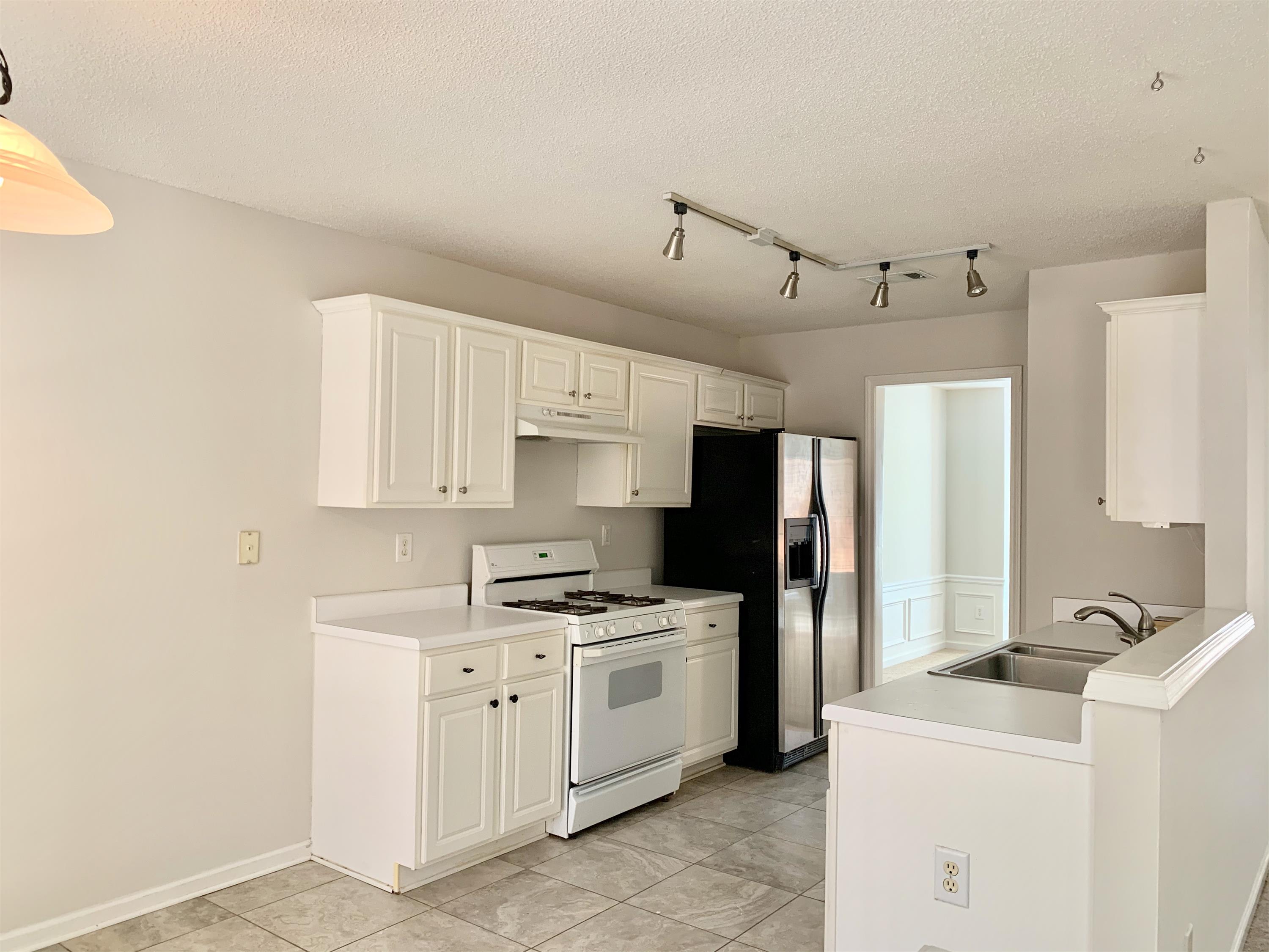 485 Chippenham Court – photo 5