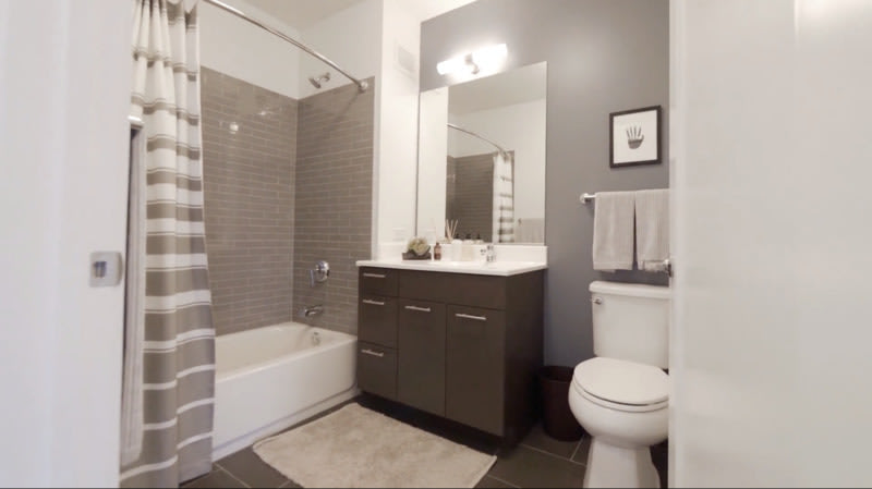 661 N La Salle Dr – photo 3