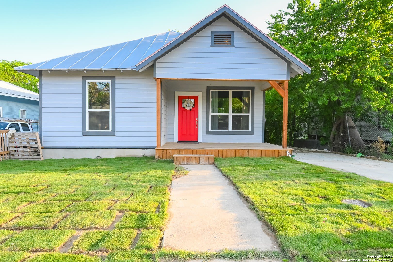 523 PORTER ST – photo 1