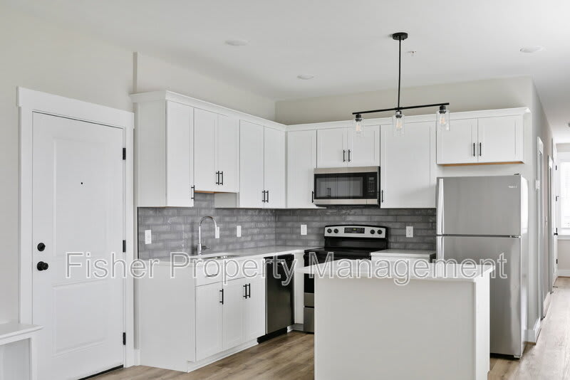 2202 Carrington Street – photo 3