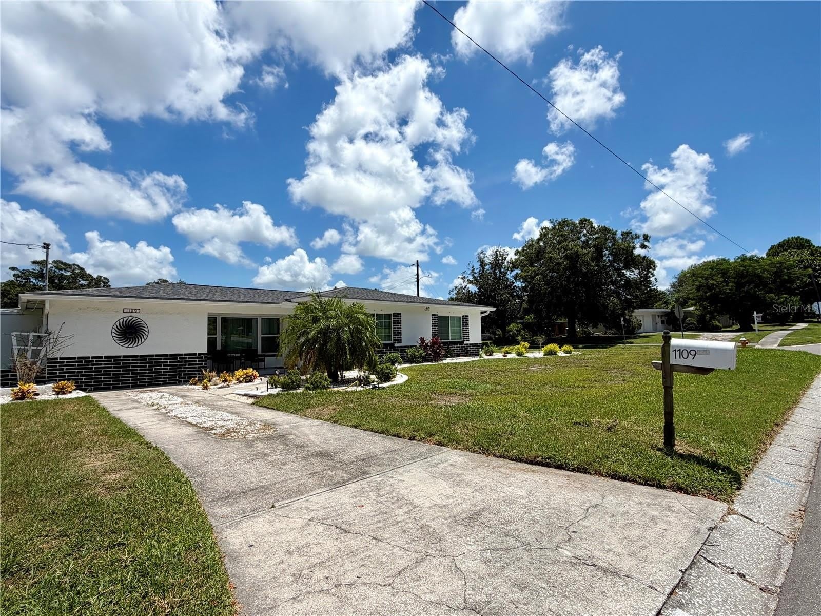 1109 S BETTY Lane – photo 2