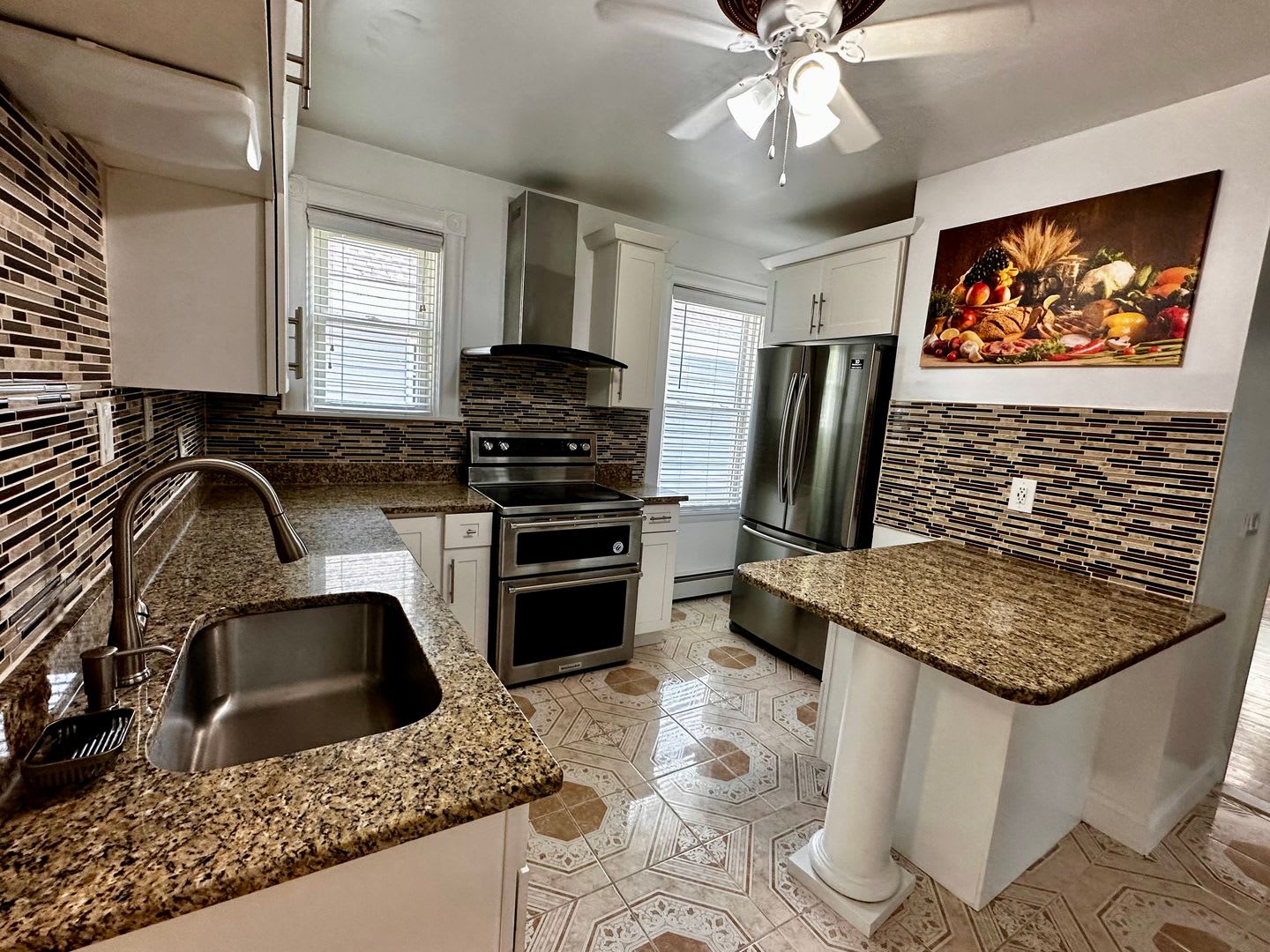 Beautiful two family home in Elmhurst – photo 1