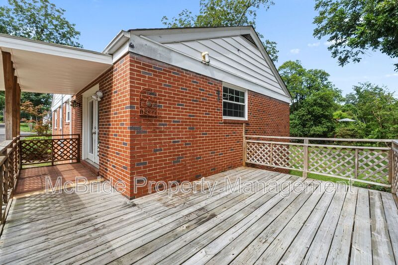 105 Nutgrove Drive – photo 5
