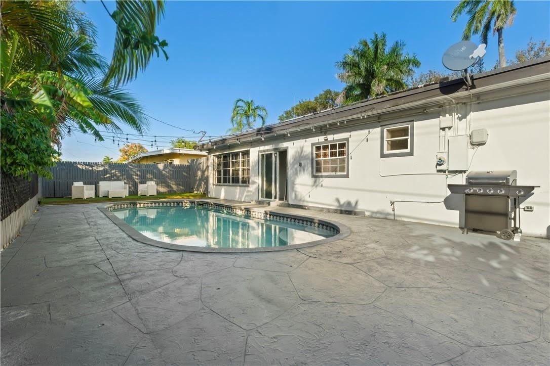 19340 NE 19 Avenue – photo 1