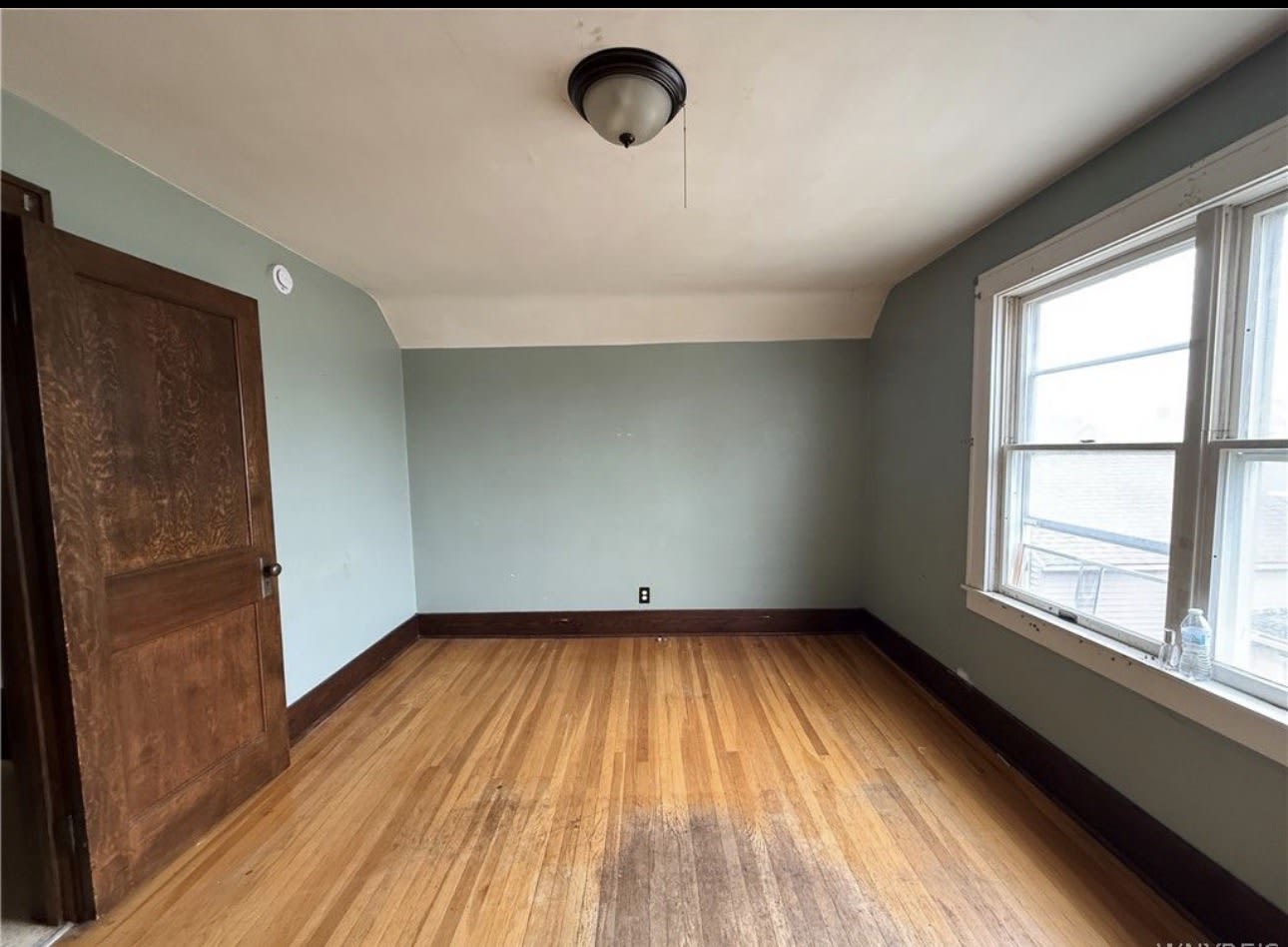733 Lasalle Ave – photo 5