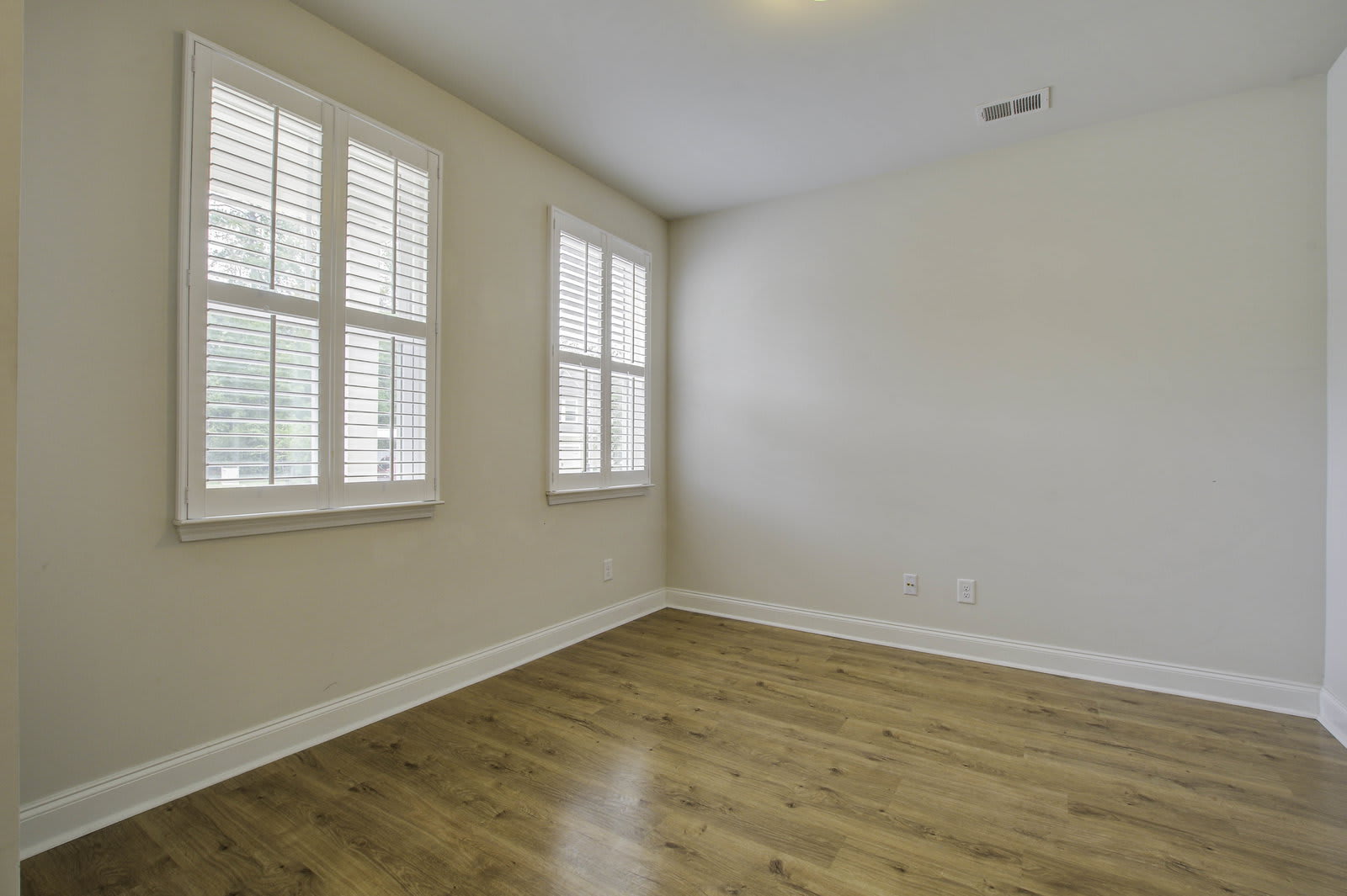 7824 Montview Road – photo 3