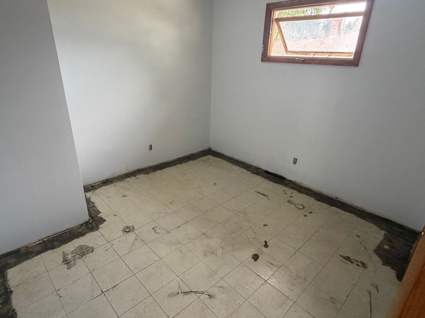 3-Bedroom, 1 Bath Ranch Style Home on a 1/2 Acre Lot – photo 5