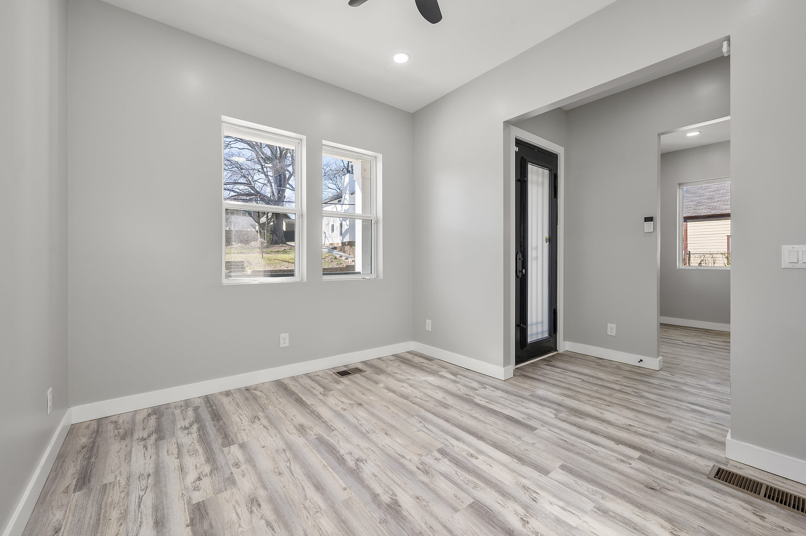 726 Windsor Street Southwest – photo 4