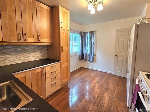 28522 Cambridge Street – photo 5
