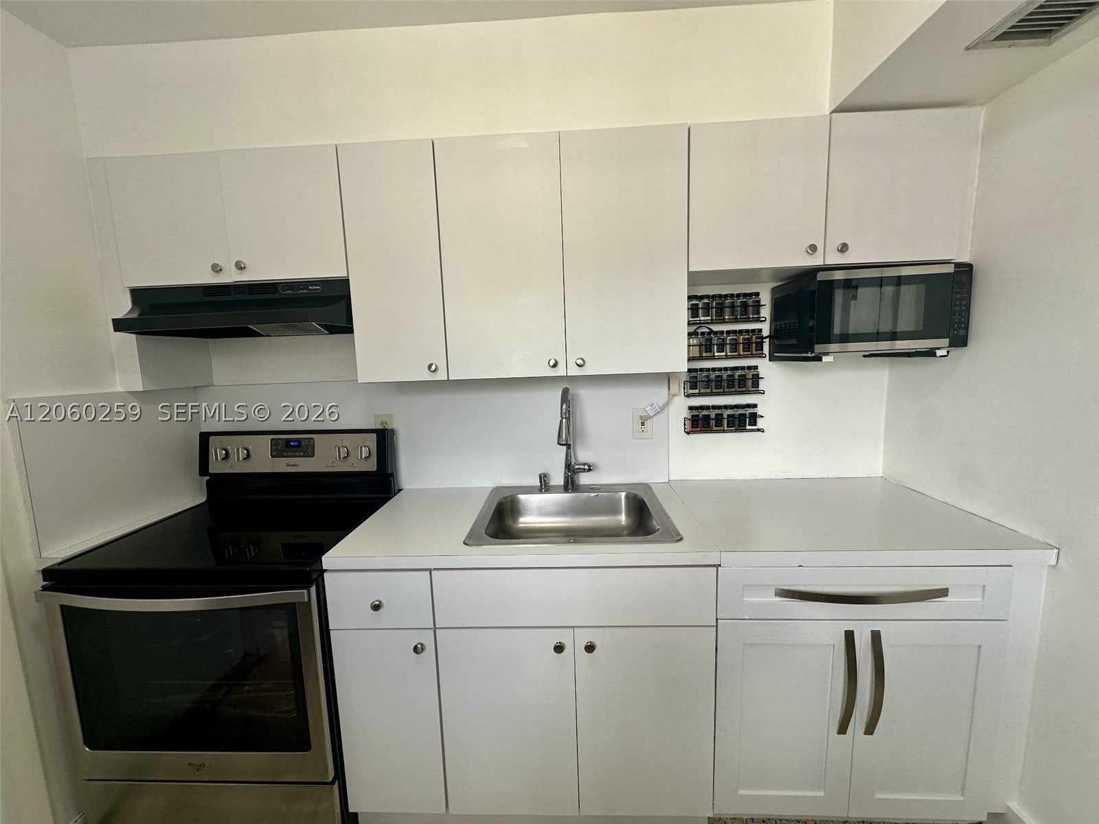 11040 SW 4th St – photo 2