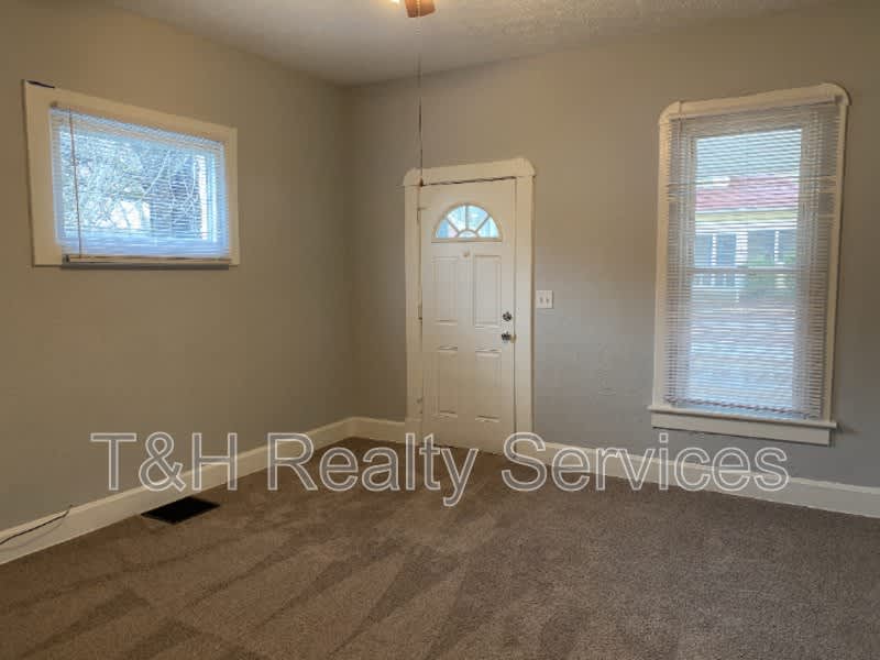 102 North Muessing Street – photo 5