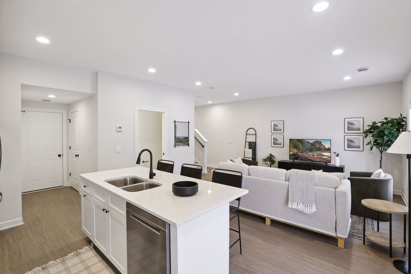 3 Bedroom Townhome – photo 3