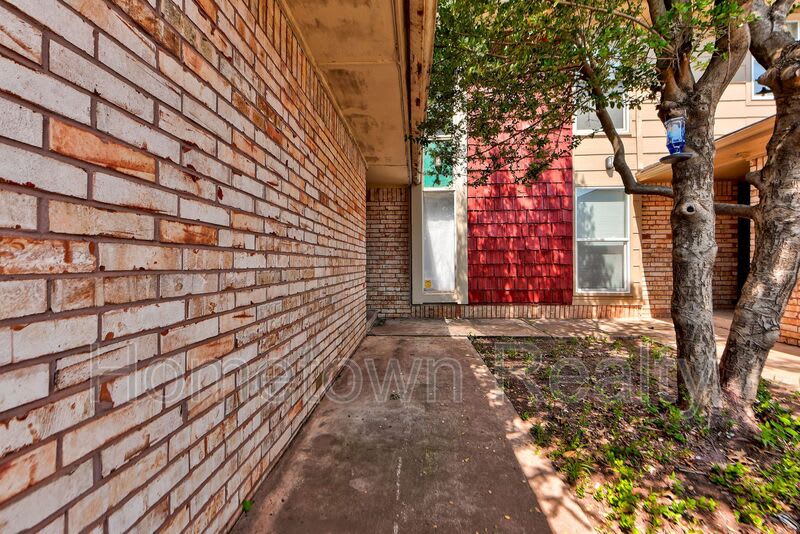 7301 Edenborough Drive – photo 1