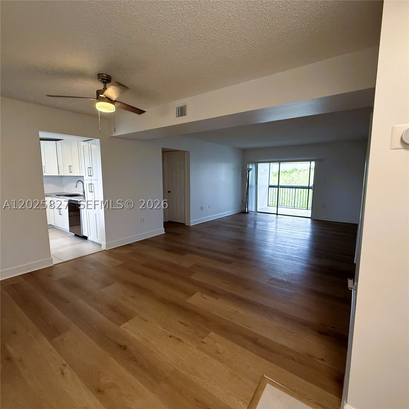 731 N Pine Island Rd – photo 2