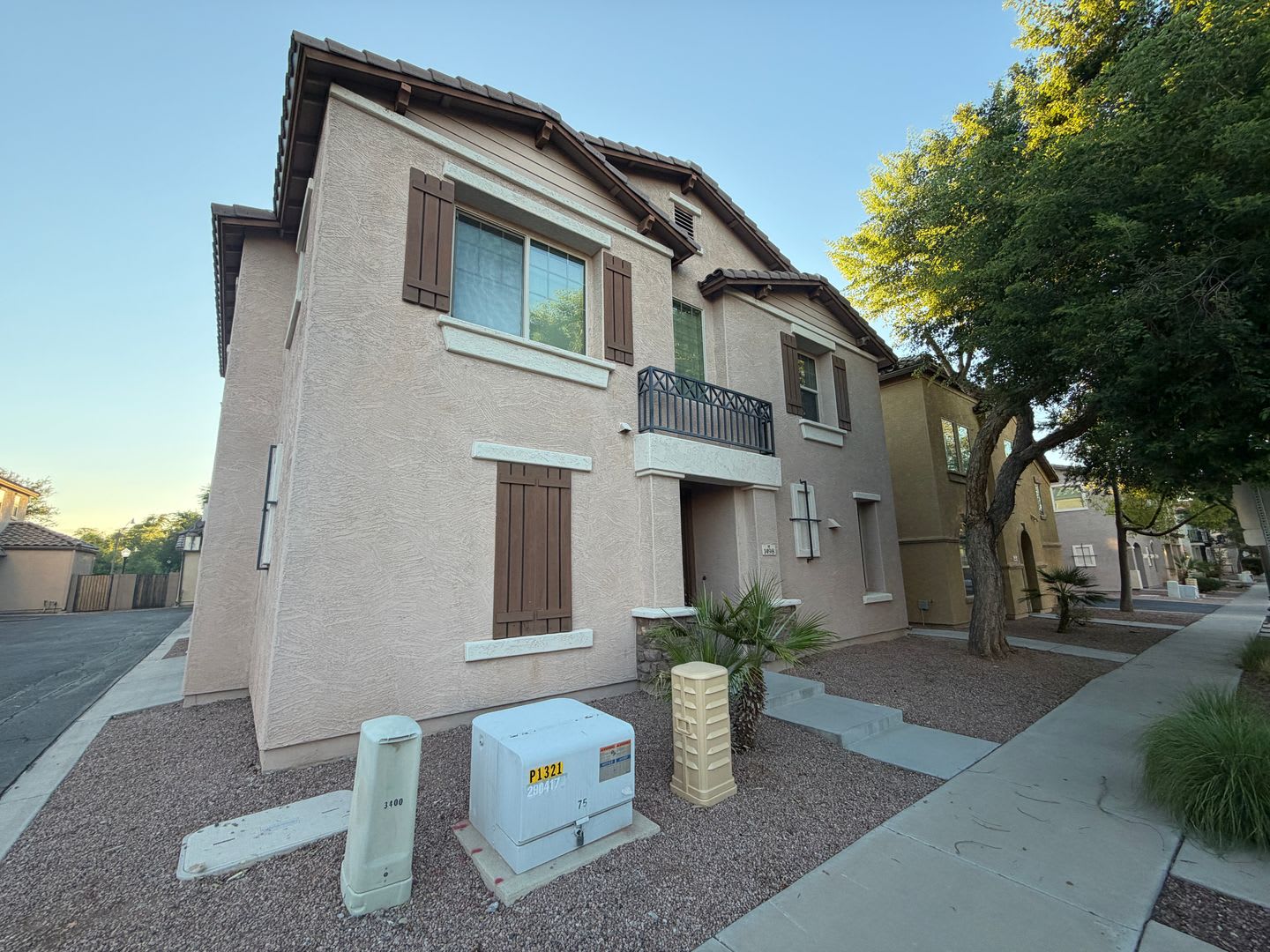 Beautiful 3 bedroom home in Gilbert! NEW CARPET NEW PAINT – photo 3