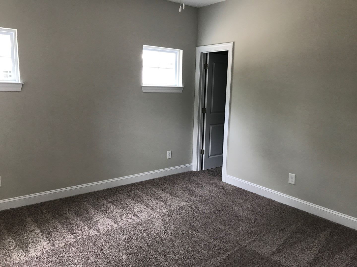 Cozy 1 Bedroom 1 Bathroom at 5026-A Park Ave – photo 5