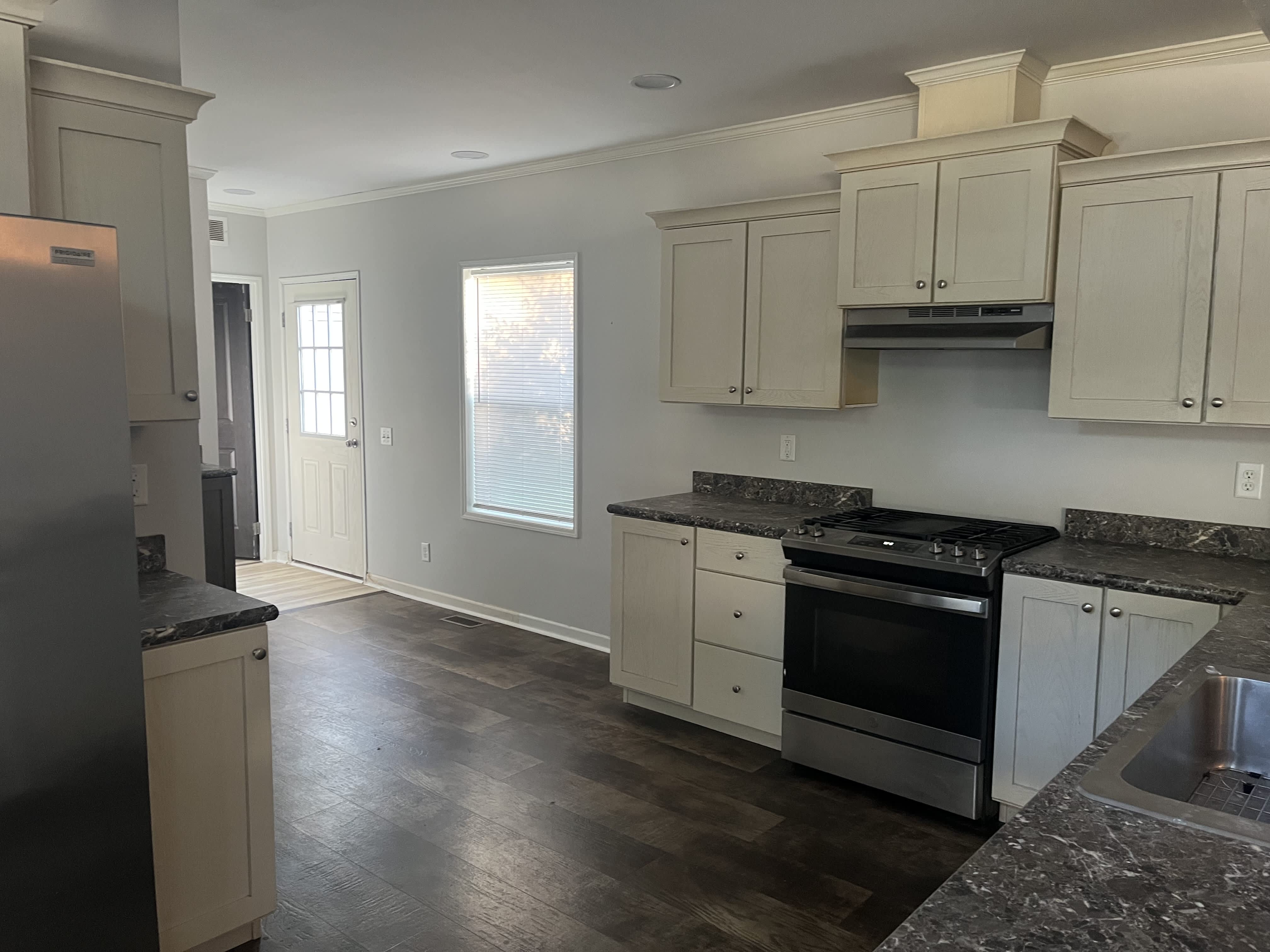 3951 South Mentor Avenue – photo 5