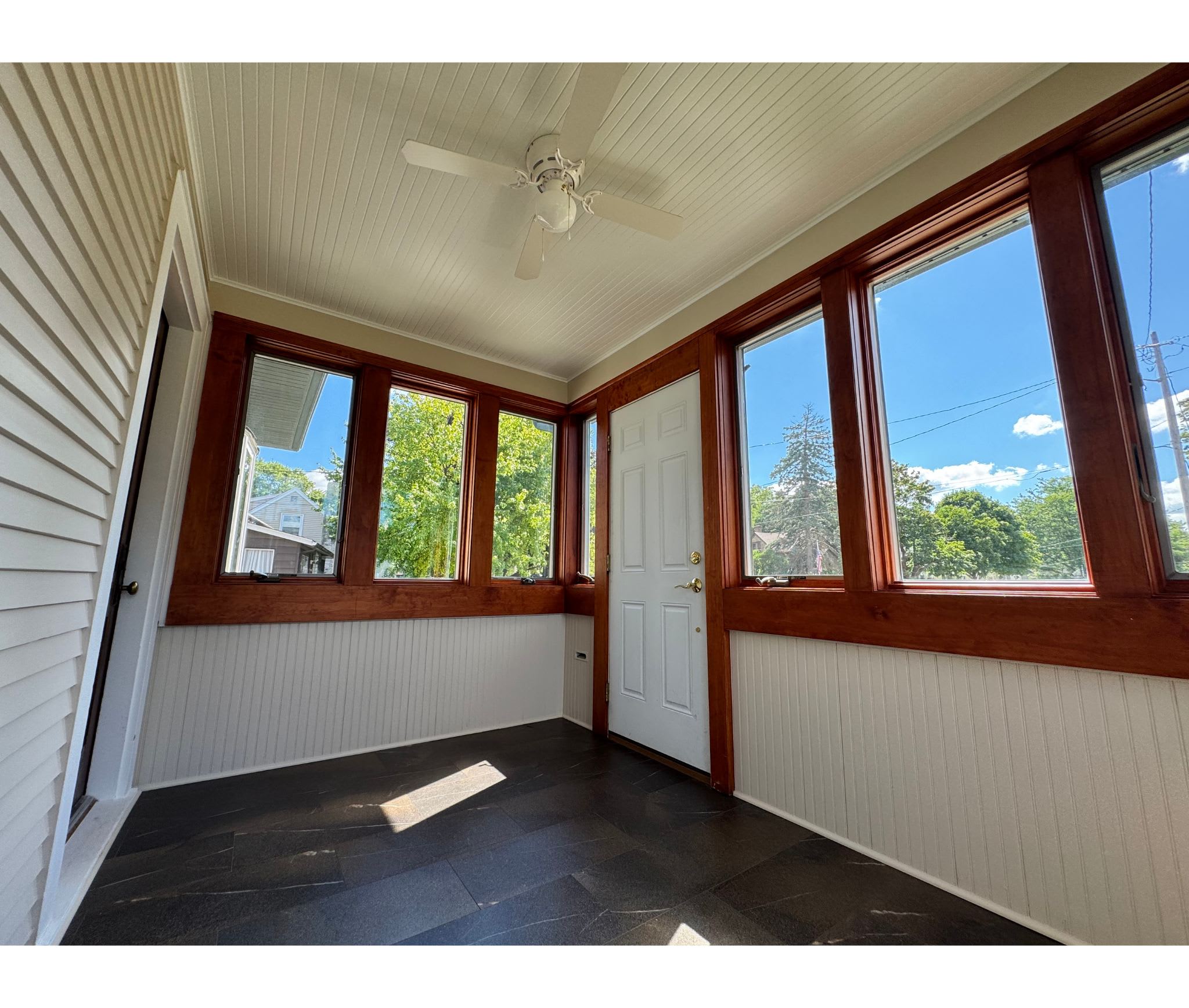 140 South Elmwood Avenue – photo 3