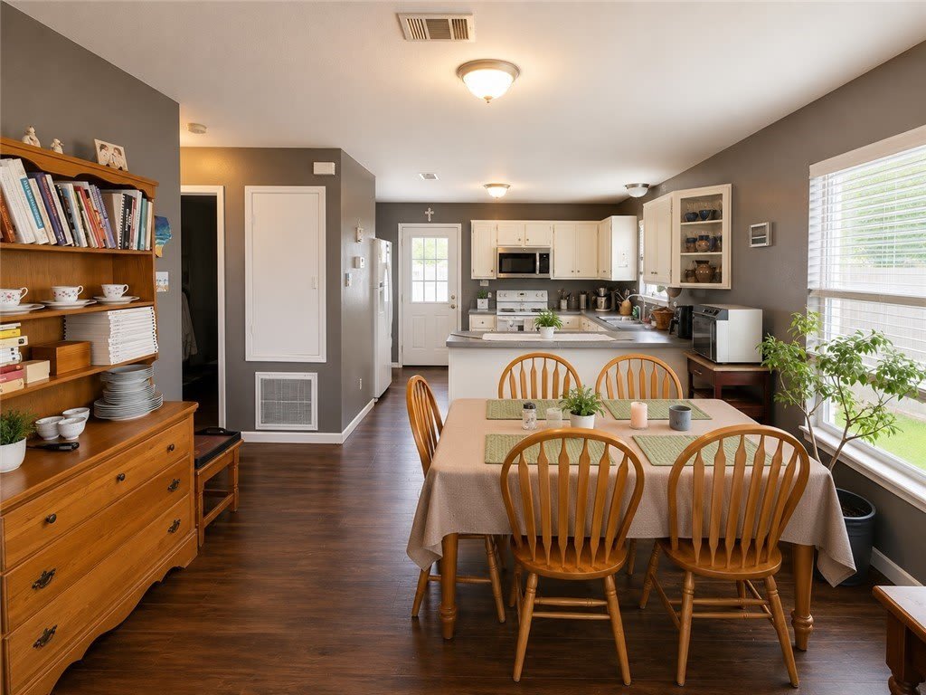 406 Bayview Boulevard – photo 4